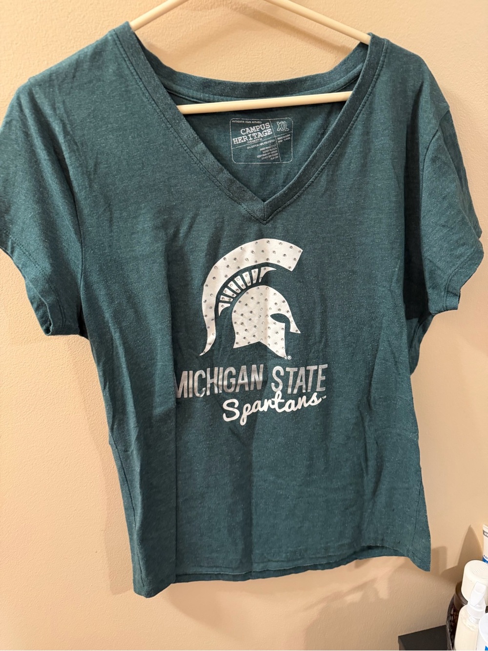 Michigan State Spartans V-Neck Tee size XL
